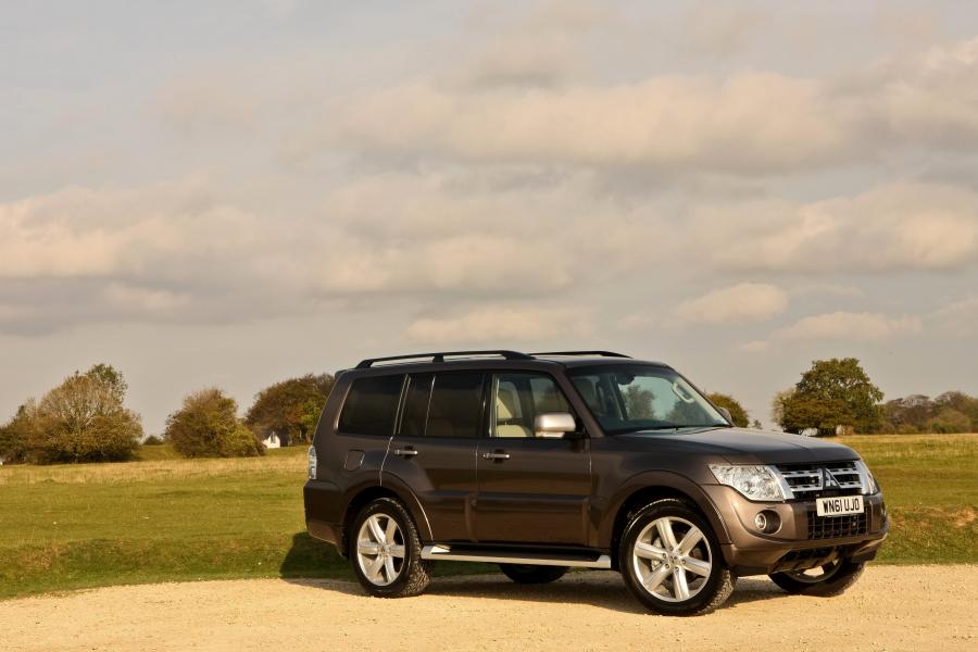  Mitsubishi Shogun 2012 года  (UK) (фото 16 из 17)